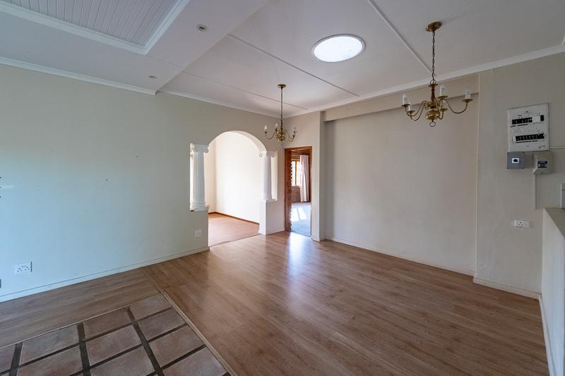 5 Bedroom Property for Sale in Riviersonderend Western Cape